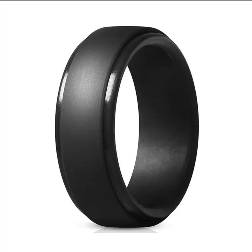 REI Black Silver Silicone Active Wear Rubber Ribbed Rim Ring